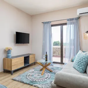 Wine House & Marceta Apartment